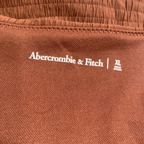 Abercrombie & Fitch Curve Love Mid-Rise High-Leg Moderate Bikini Bottom - Picture 3 of 5